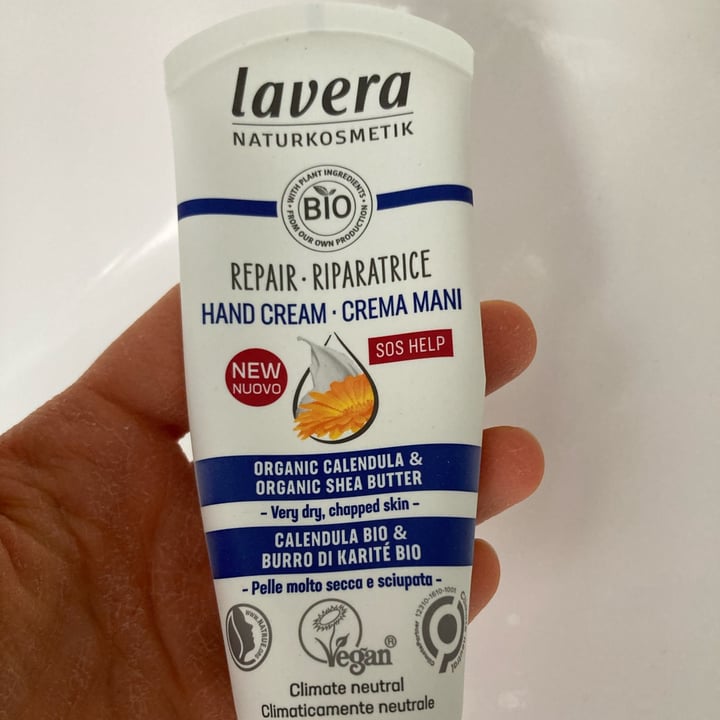 photo of Lavera Naturkosmetik Crema mani riparatrice shared by @martinamarchetti on  12 Mar 2022 - review