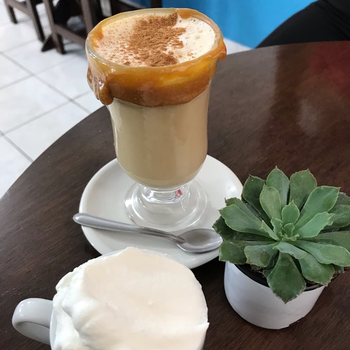 photo of Cantinho da Terra (Vegananda) Bebida Vegetal de Doce de Leite shared by @joytargino on  13 Jun 2022 - review