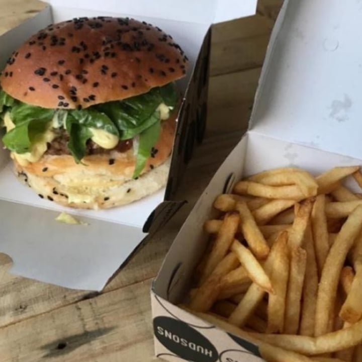 photo of Hudsons The Burger Joint (Gardens) Infinity Burger With Fries shared by @saigepeters on  01 Jun 2020 - review