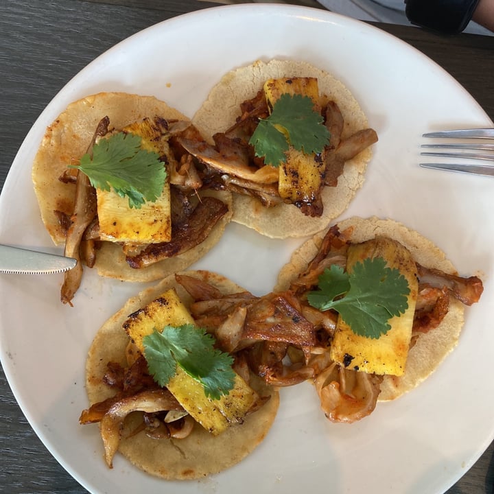 photo of Vegan inc. Plaza 404 Tacos al pastor shared by @karla93 on  08 Jul 2021 - review