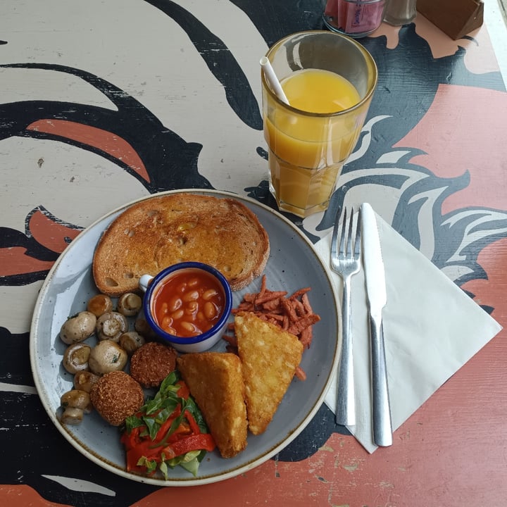 photo of Verso Lounge Vegan Breakfast shared by @aaronabolition9 on  06 Mar 2022 - review