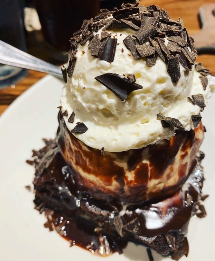 photo of Outback Steakhouse Chocolate Sundae shared by @schneeblind on  23 Nov 2019 - review