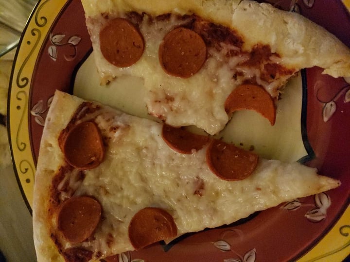 photo of Brooklyn Pizza Daiya Mozzarella and Veggie Pepperoni Pizza shared by @prodbaby on  24 Dec 2018 - review