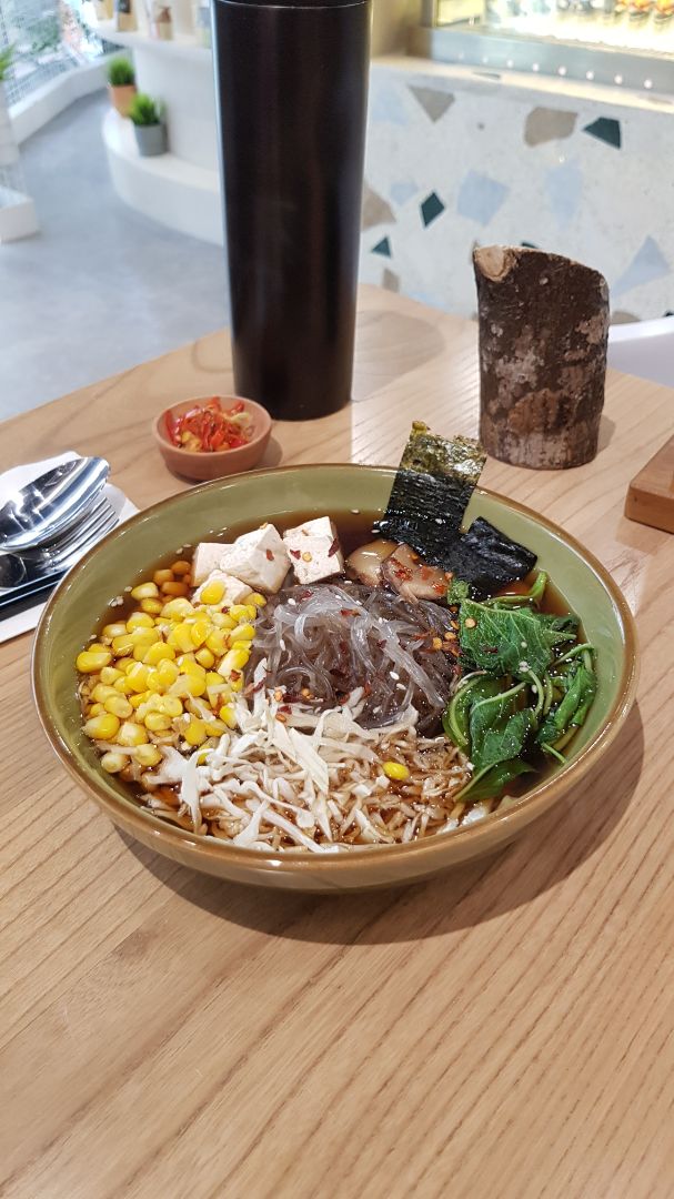review photo of Burgreens Oakwood Shoyu Ramen shared by @tgonuts on 24 Nov 2019 - review