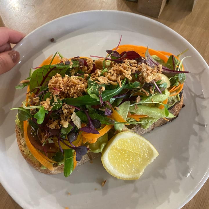 review photo of Woolworths Cafe Salad Sandwich shared by @bronwynpaige on 17 Nov 2022 - review