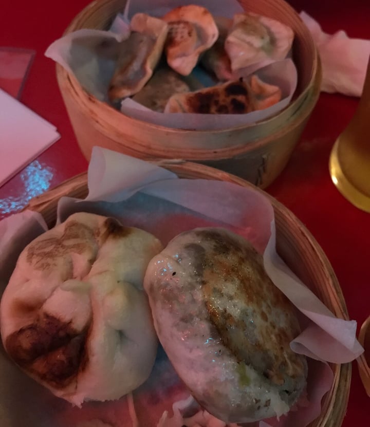 photo of KOI Beer & Dumplings DUMPLINGS DE VEGETALES shared by @signorinaluciana on  17 Aug 2019 - review