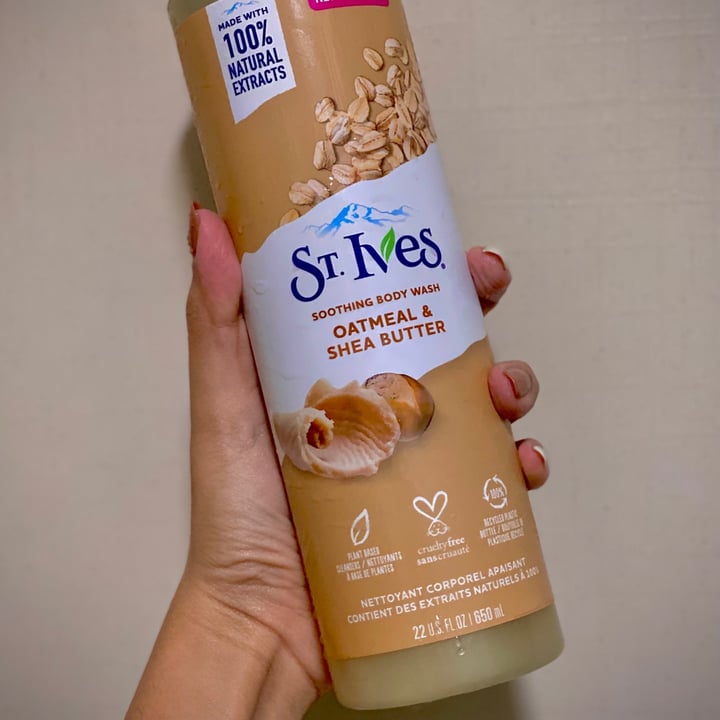 photo of St. Ives Oatmeal and Shea Butter Soothing Shower Gel shared by @harpreetk on  24 Aug 2021 - review
