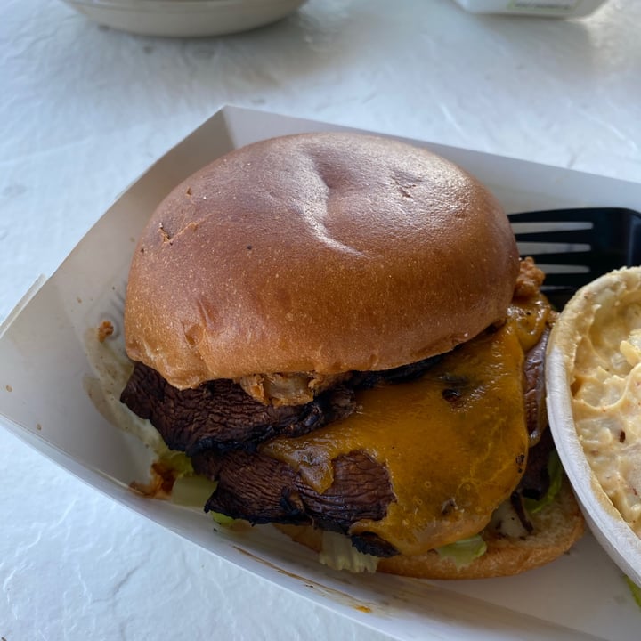 review photo of Picnic Beach Mushroom Manwich shared by @mellshoe on 16 Jun 2020 - review
