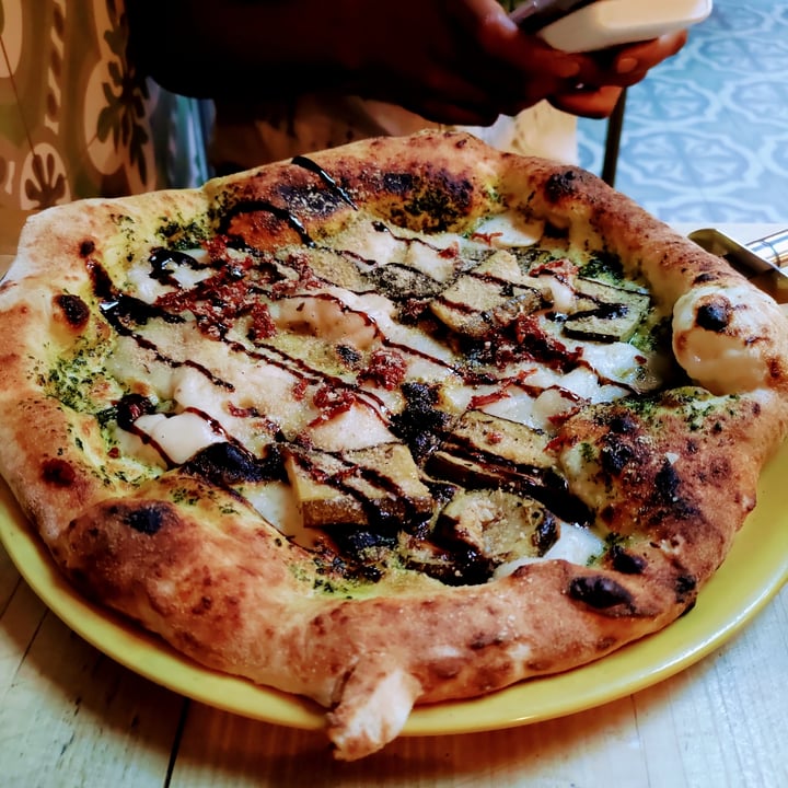 photo of Purezza - Vegan Pizza Camden The One With The Pesto shared by @stevenneoh on  22 Aug 2022 - review