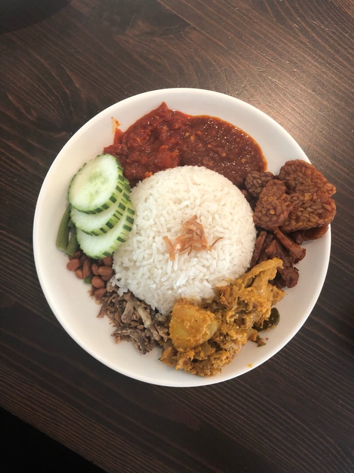 review photo of Sala Kuala Lumpur Vegan Restaurant Nasi Lemak shared by @poisedwithplants on 15 Feb 2019 - review