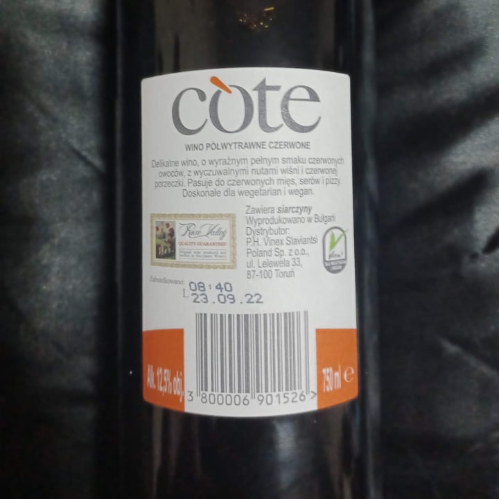 photo of Cote wine Cote Semi Dry Red Wine shared by @rixie on  15 Dec 2022 - review