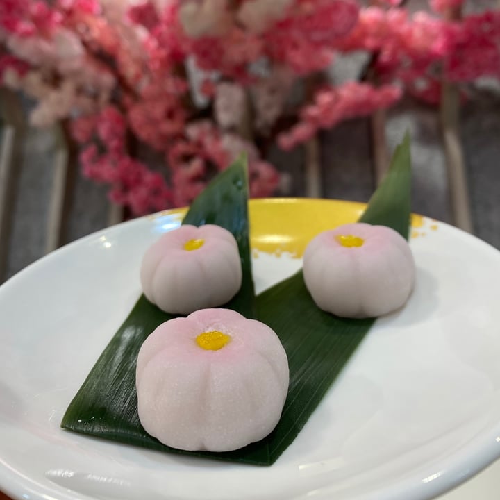 photo of Saute Sushi Sakura Mochi shared by @jlveg on  21 Oct 2021 - review