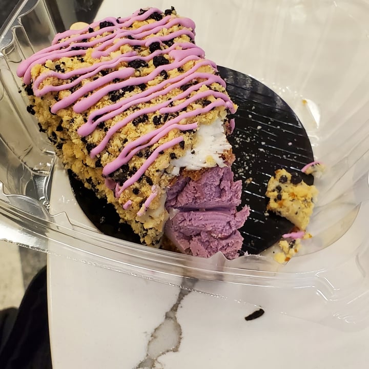 photo of Vegan Treats, Inc. Blueberry Cheesecake on a stick shared by @lucyfoxx on  15 Oct 2022 - review