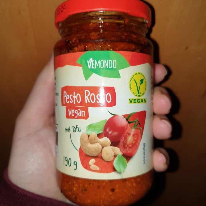 review photo of Vemondo Pesto Vegan do Lidl shared by @veganarchic on 01 Jan 2022 - review