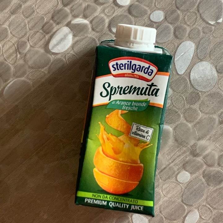 review photo of Sterilgarda Spremuta di Arance Bionde Fresche shared by @fedeart5 on 30 Mar 2022 - review