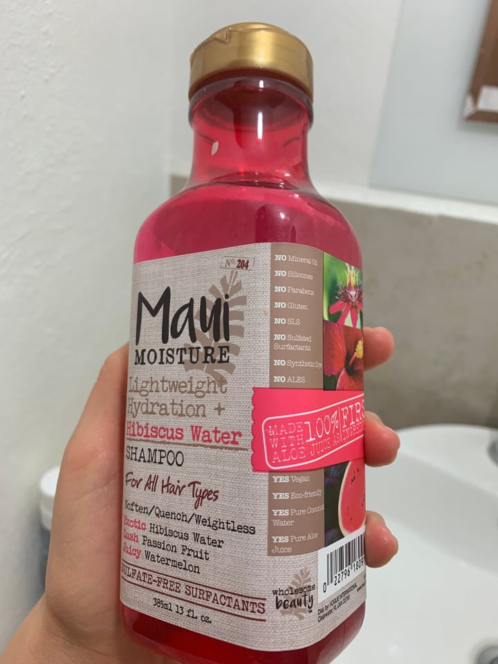 photo of Maui Moisture Lightweight Hydratation + Hibiscus Water Shampoo shared by @nancy on  08 Aug 2019 - review