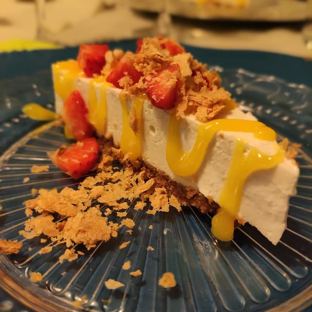Photo of the dish “Torta di yogurt con crema di mango e fragole”
