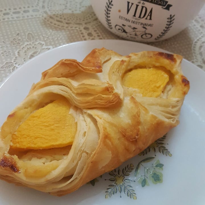 photo of Au Bon Pain Pastel De Durazno shared by @kruskaya on  17 Feb 2021 - review
