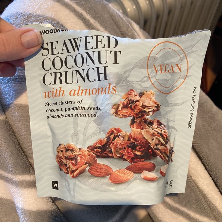 review photo of Woolworths Food Seaweed Coconut Crunch with Almonds shared by @twoleavess on 01 Jun 2021 - review