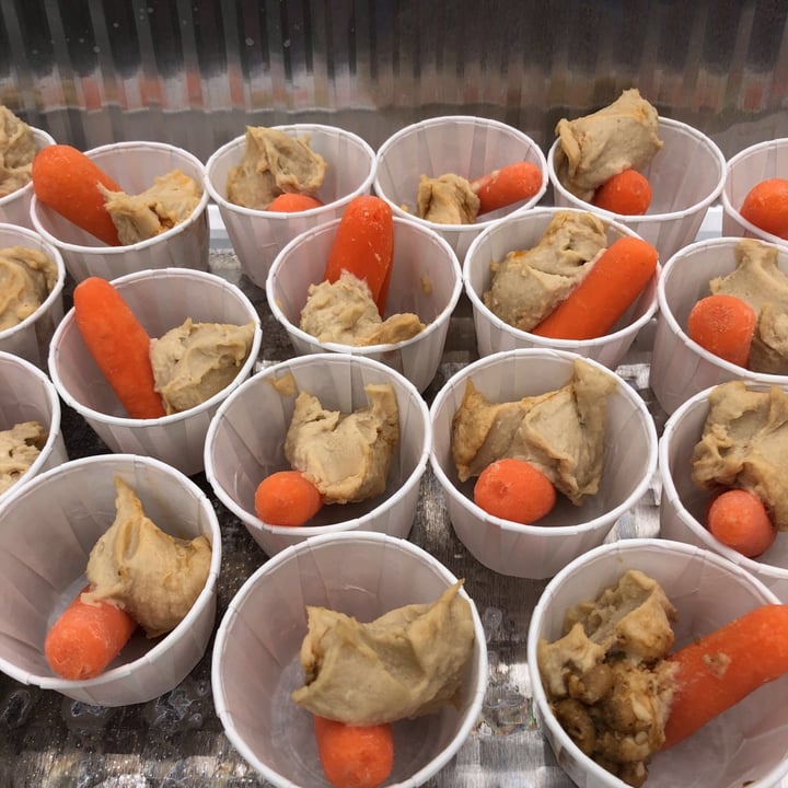 photo of Sabra Roasted Pine Nut Hummus shared by @celestem488 on  15 May 2021 - review