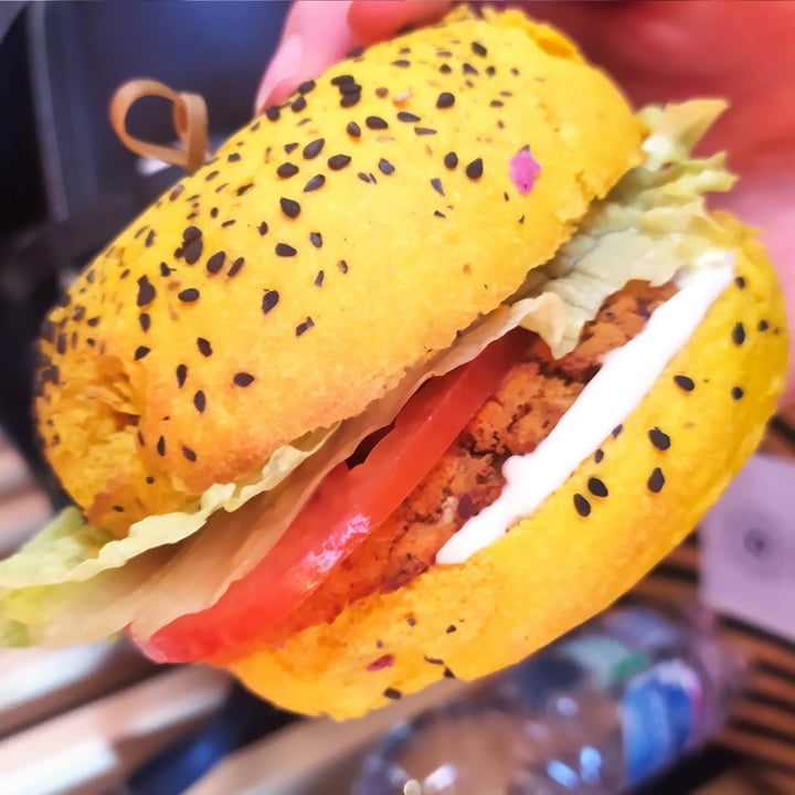 photo of Flower Burger Roma Funky Cecio shared by @bratkart0ffel on  17 Jan 2022 - review