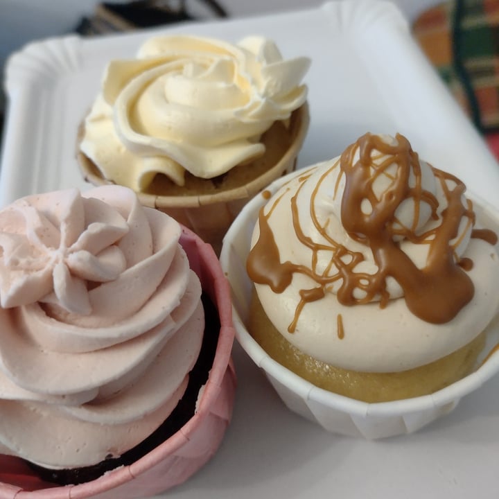 photo of Fresco vegan cupcakes shared by @felice on  13 Nov 2022 - review
