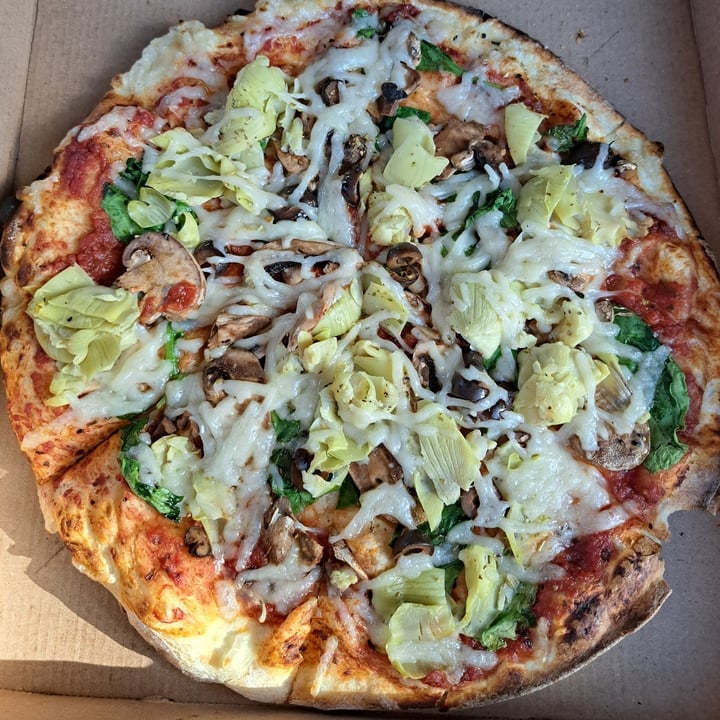 photo of MOD Pizza Custom Pizza 🍕 shared by @kyl3miles on  06 Sep 2022 - review