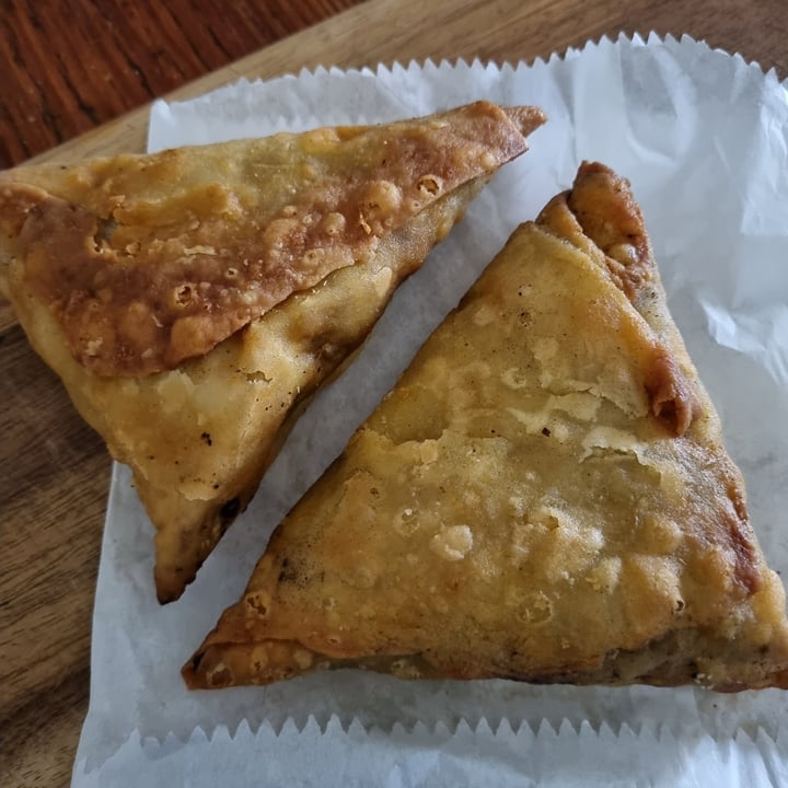 photo of Hang Ten Cafe Potato Samosa shared by @carmz on  25 Sep 2022 - review