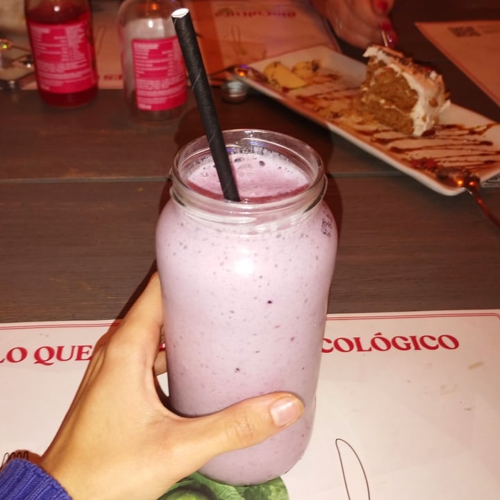 photo of Sanissimo Opera Smoothie Piña, Fresa y Frutos del Bosque shared by @thechillvegan on  22 Dec 2022 - review