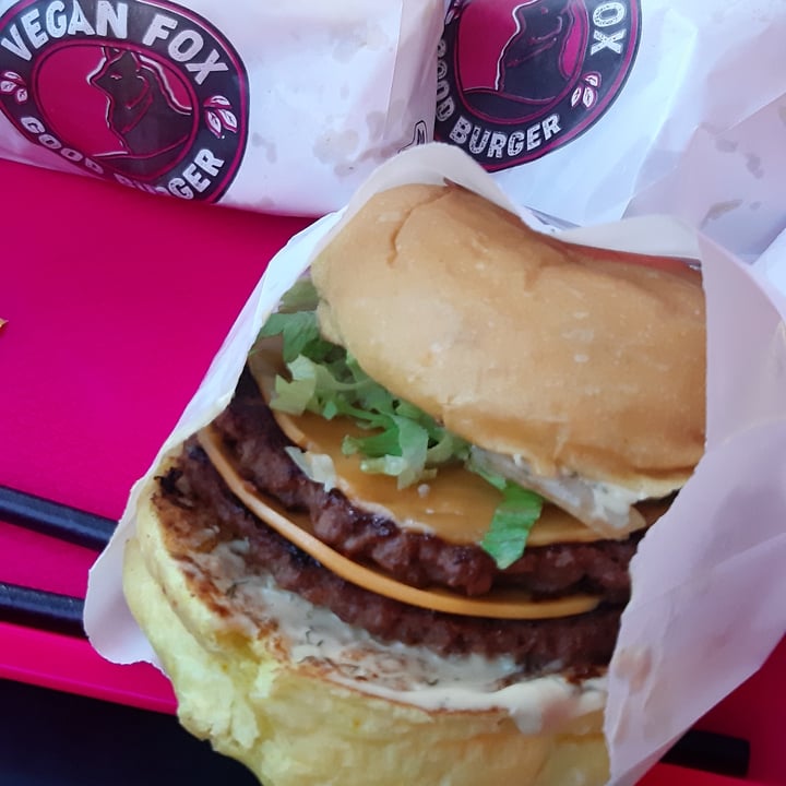 photo of VEGAN FOX Vegmac Burger shared by @nahiraixa on  04 Feb 2022 - review