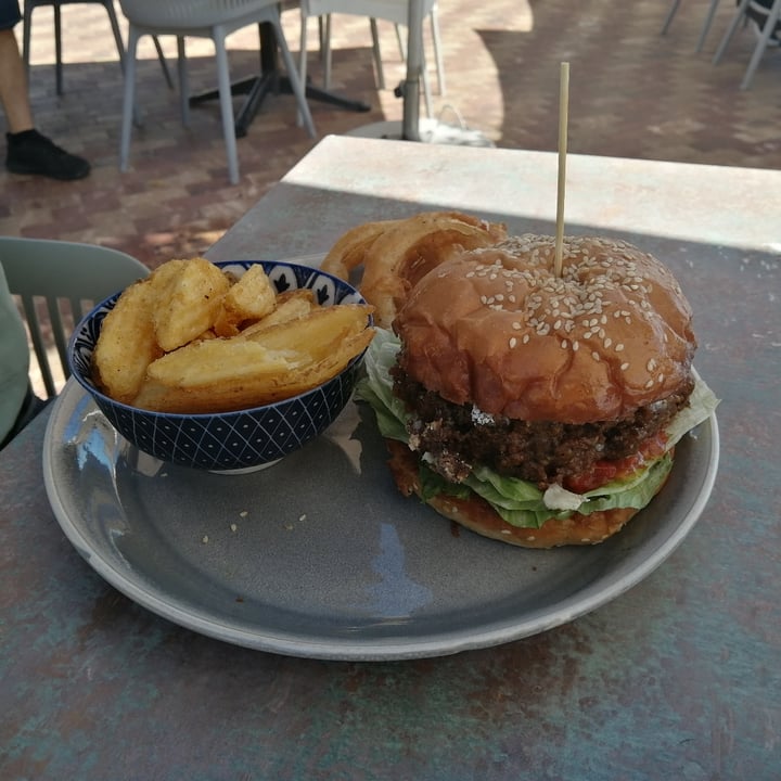 photo of The Melkbos Kitchen Beyond burger shared by @thekeenbean on  26 Mar 2022 - review