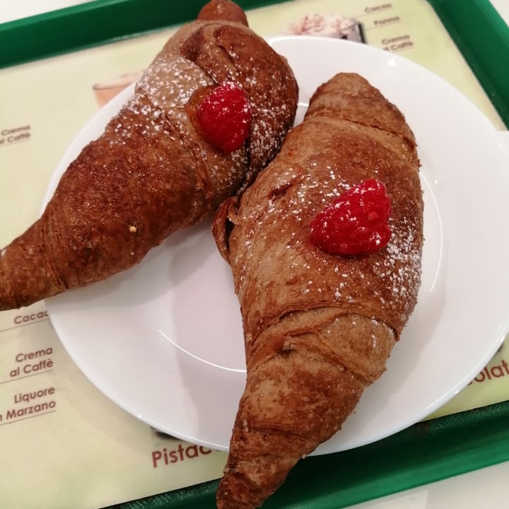 photo of Cooofe - Elnòs Shopping (BS) Brioche Sambuco E Lampone shared by @anthe on  05 Oct 2022 - review