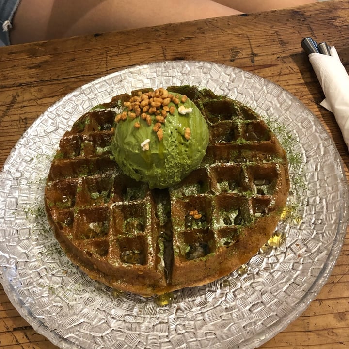 photo of Hvala Craig Road Mochi Waffles with gelato shared by @meltingpotatoes on  13 Nov 2021 - review