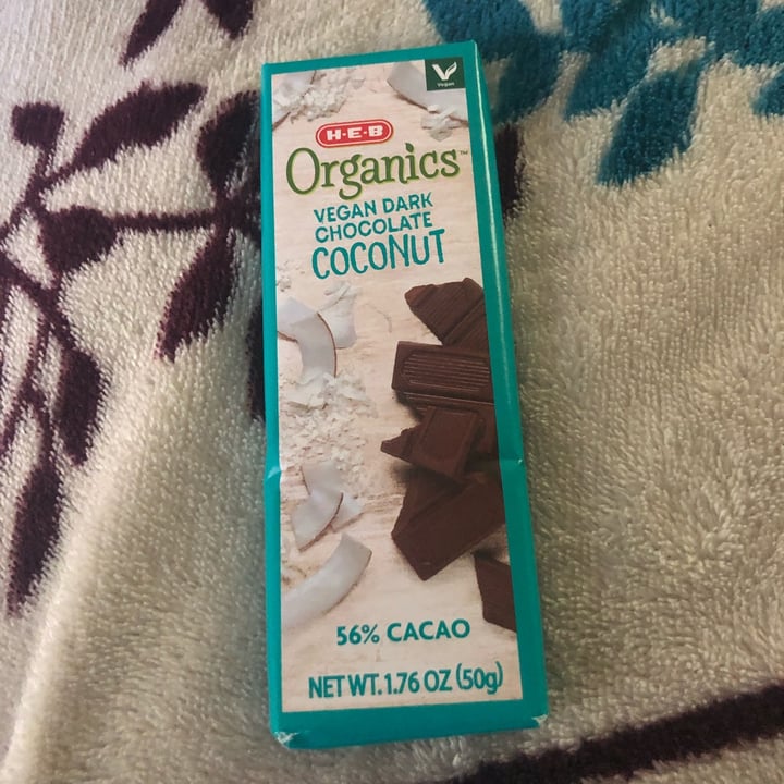 photo of H-E-B  Vegan Dark Chocolate Coconut  shared by @bluejavexx on  18 Oct 2021 - review