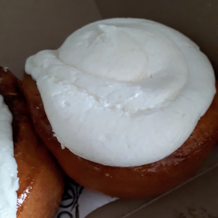 photo of Coven plant based marketplace Cinnamon Bun shared by @carolynvw on  07 Jul 2021 - review