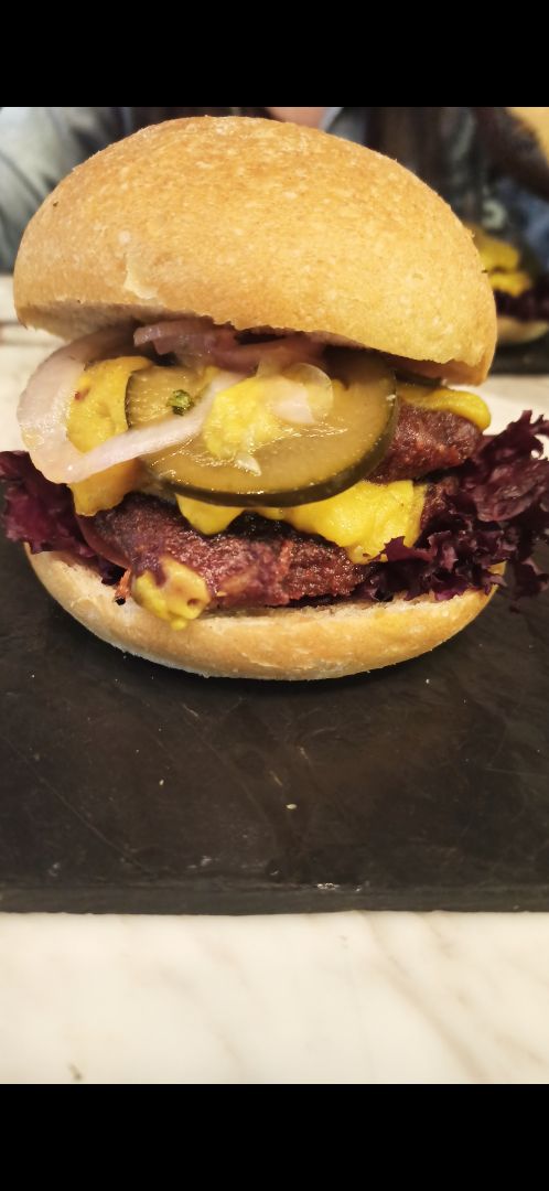 photo of Makeout Colombia Hamburguesa MAKEOUT shared by @vtopia on  17 Mar 2020 - review
