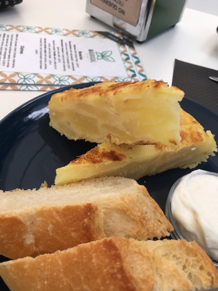 photo of Café Madrigal Tortilla Española shared by @lulipajaro on  19 Sep 2019 - review