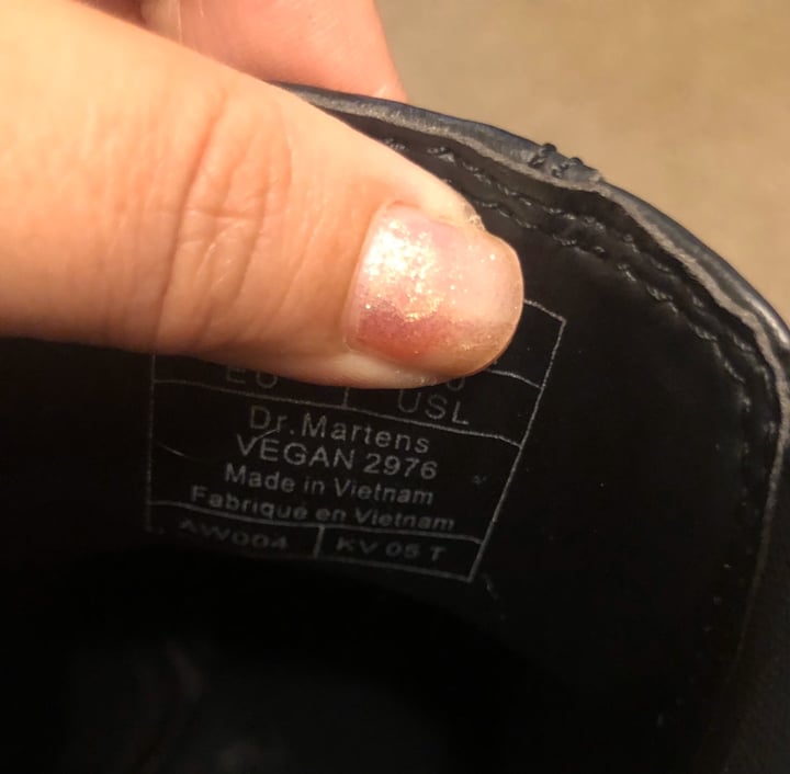 photo of Dr. Martens Vegan 2976 Chelsea Boots Black shared by @tortuguita on  05 Mar 2020 - review