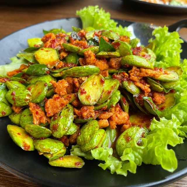 菜肴“Sambal Petai”的照片