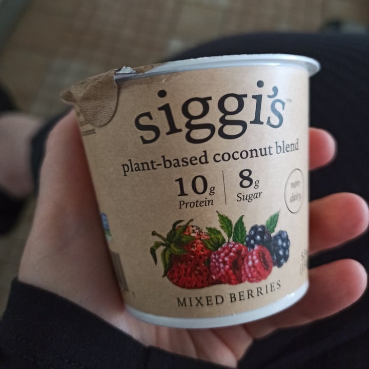 photo of siggi’s Mixed berries shared by @thursdayish on  18 Nov 2021 - review
