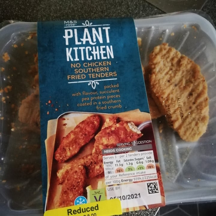 photo of Plant Kitchen (M&S) No Chicken Southern Fried Tenders shared by @sassenach1983 on  10 Oct 2021 - review