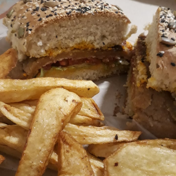 photo of Oh My Veggie Vegan Bakery Sandwich De Milanesa De Seitan shared by @camelia on  17 Jan 2021 - review