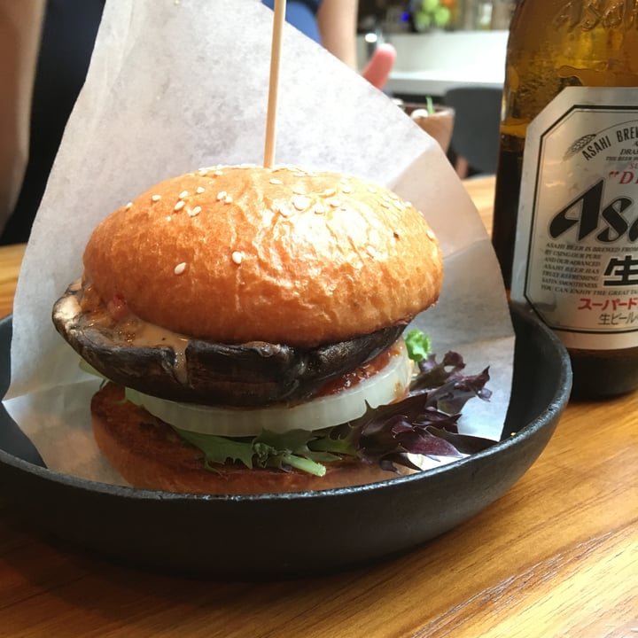 photo of Free the Robot Portobello Burger shared by @vikas on  08 Nov 2018 - review