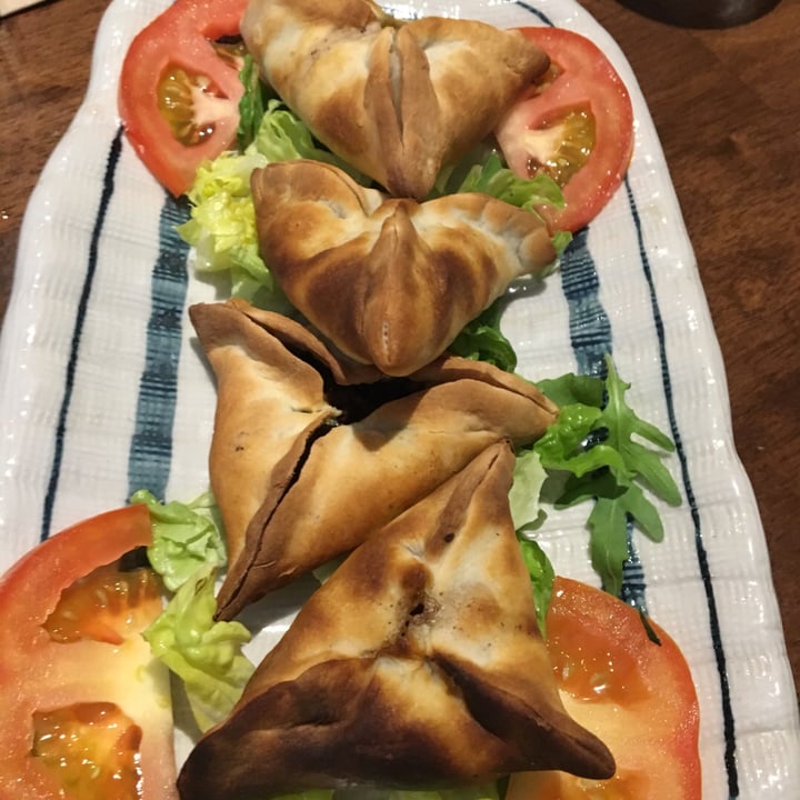 photo of Urban Bites Spinach Fatayer shared by @herbimetal on  07 Jun 2019 - review