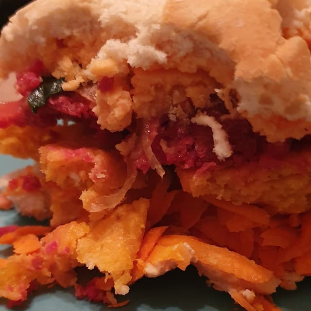 Photo of the dish “Sándwichs "Burger " De Remolacha”