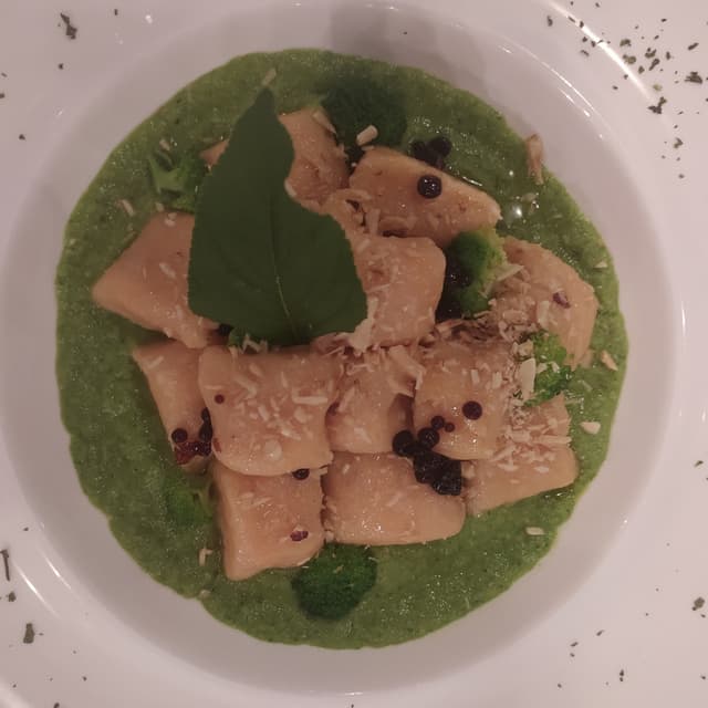 Photo of the dish “Gnocchi Di Patate Su Crema Di Broccoletti”
