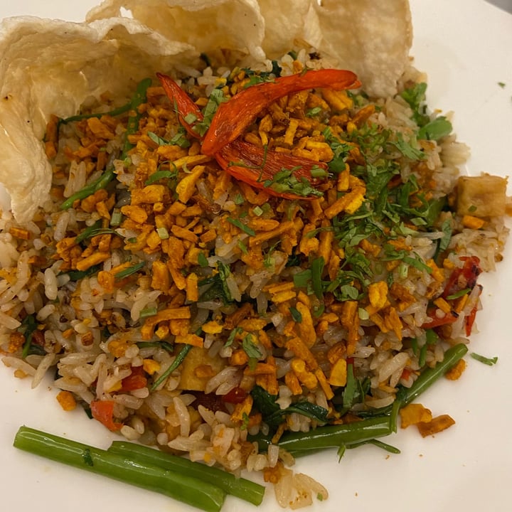 photo of Violet Oon NASI GORENG KANGKUNG shared by @vegan-everafter on  26 Sep 2021 - review