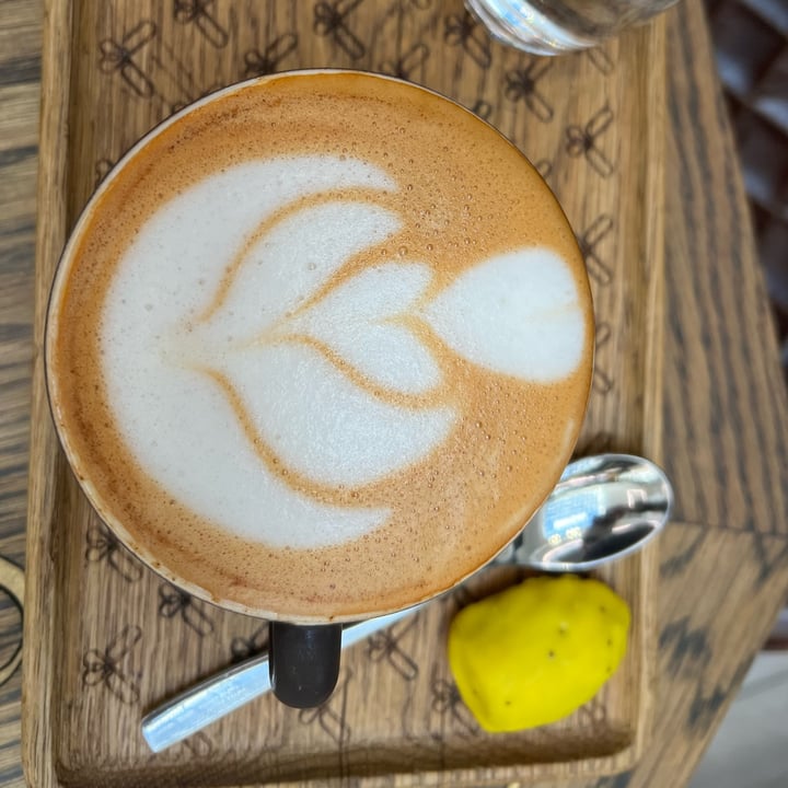 review photo of Coco Safar Sea Point Red cappuccino shared by @samjaytay on 25 May 2022 - review