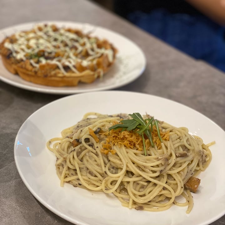 photo of Mong Cha Cha Cafe 梦茶茶 Truffled Mushroom Spaghetti shared by @peasfulpea on  15 Mar 2022 - review