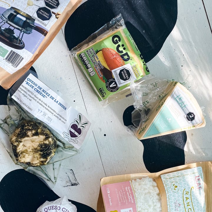 review photo of GüD Imitación Queso tipo Americano shared by @diosavegana on 29 Jun 2021 - review